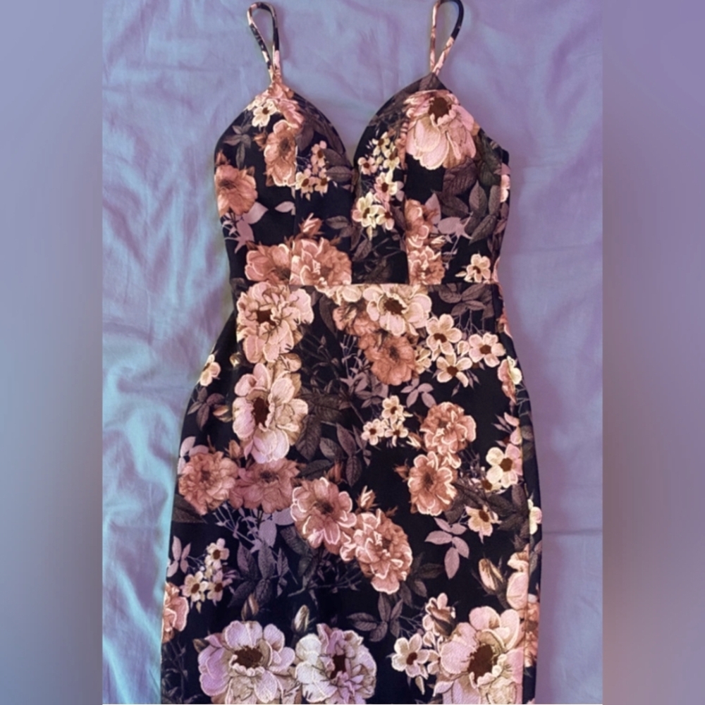 3 FOR $30 COOL TONED FLORAL WINDSOR DRESS